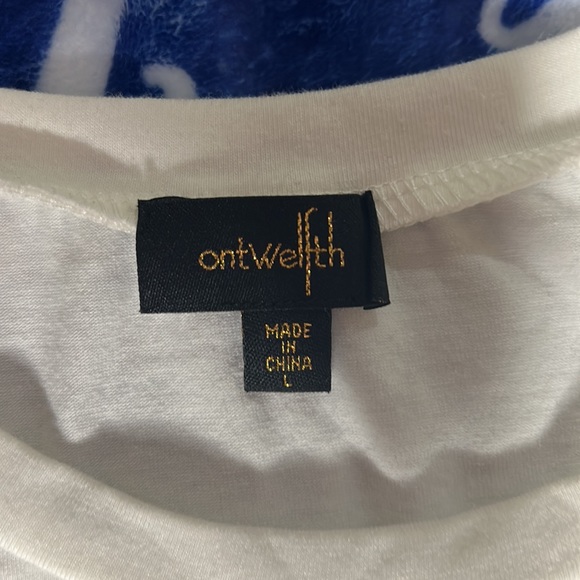 White shirt with Crystals - Picture 2 of 4